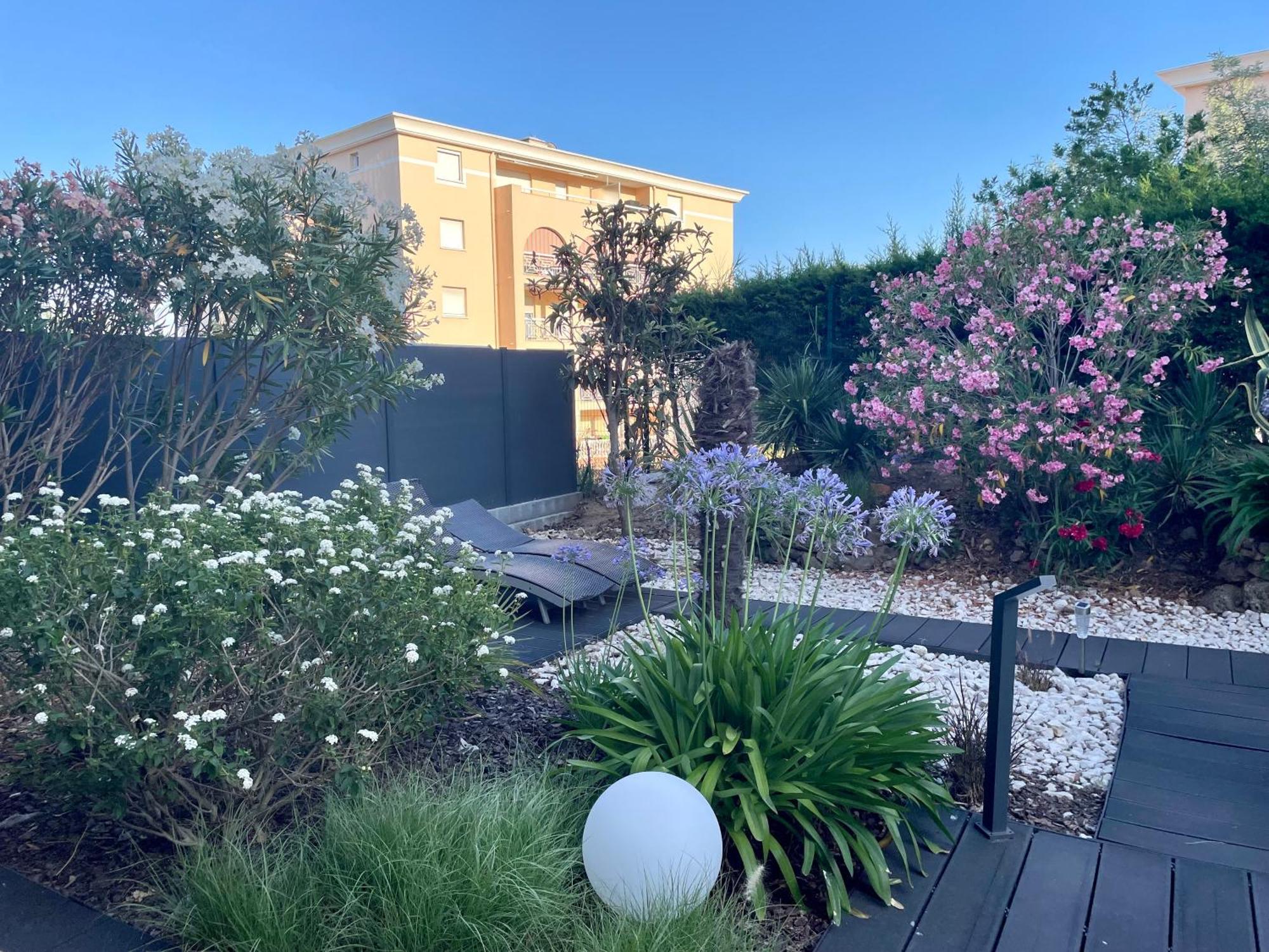 Les Enganes Apartment Frejus Exterior photo